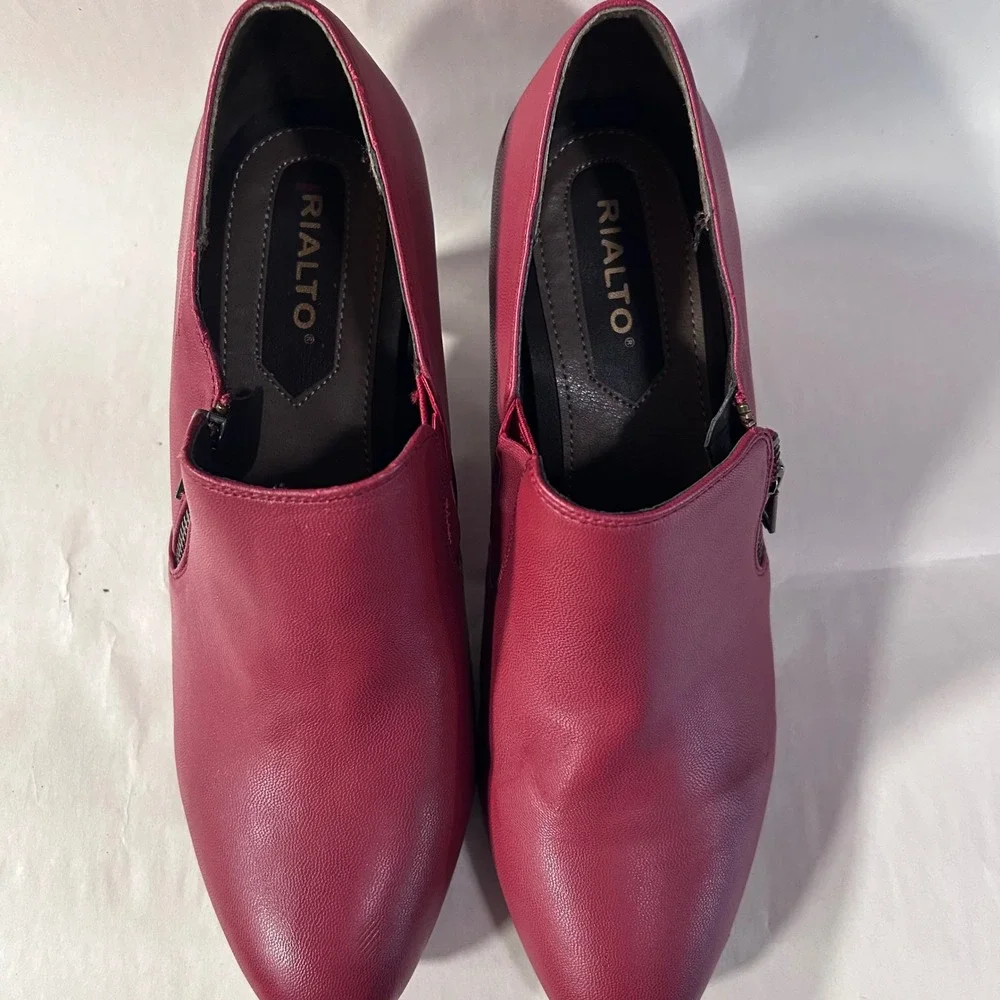 Rialto Sandra Red Faux‎ Leather Ankle Booties Shooties Size 9.5M Zip Block Heel